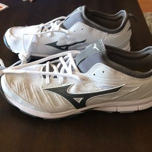 Mizuno turf shoes